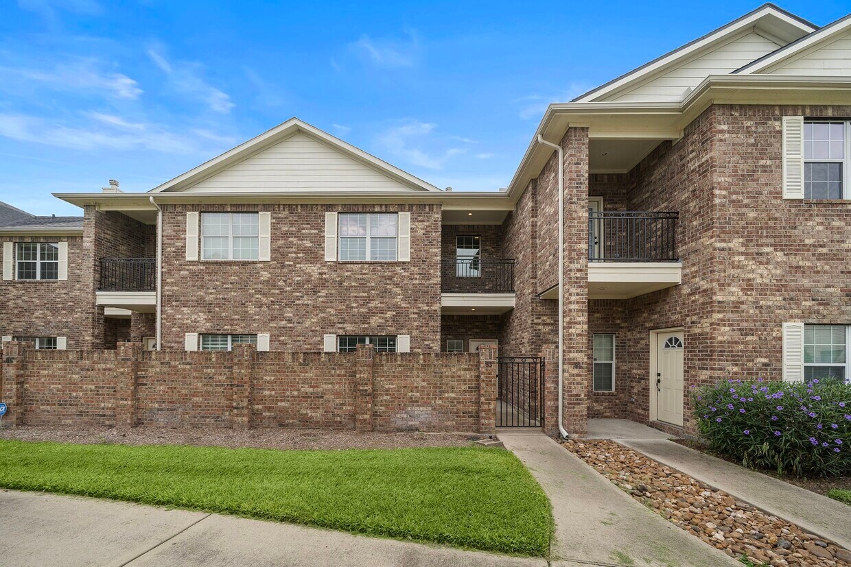 Foto principal - 2865 Westhollow Dr