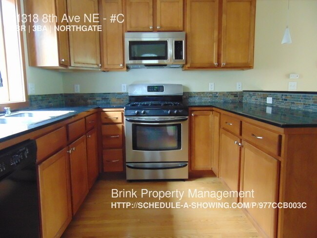 Foto del edificio - 11318 8th Ave NE