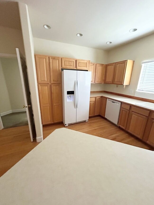 Foto del edificio - Elegant 3 Bed + Loft + Bonus End Unit in R...