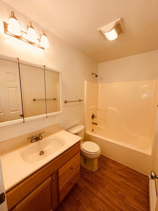 Foto del edificio - 2751 S Donovan Dr