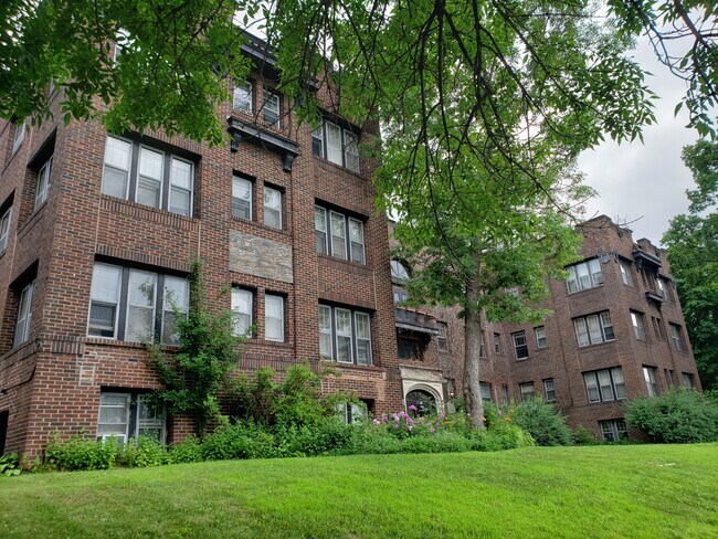 Foto del edificio - 234 N Mississippi River Blvd