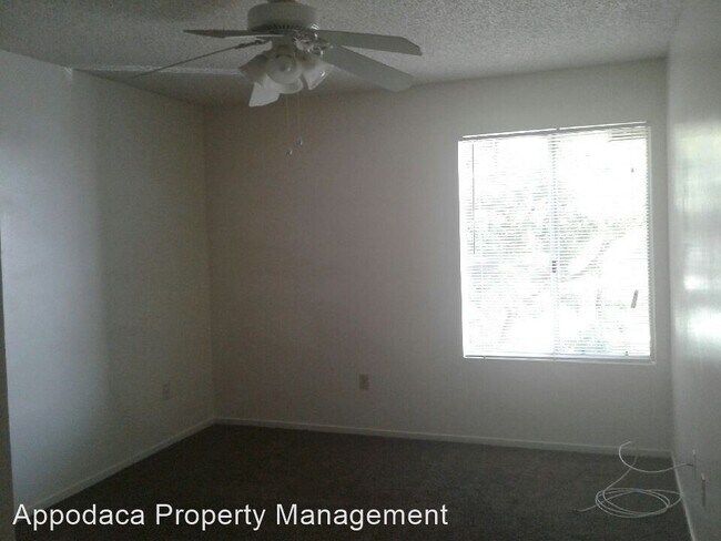 Building Photo - 2 br, 1 bath Apartment - 730 James Rd