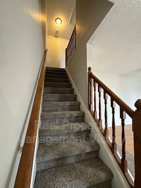 Building Photo - 5040 Cheshire Ct