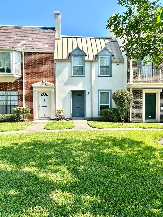 Primary Photo - Jefferson Square Condos - Jefferson Hwy/Bl...