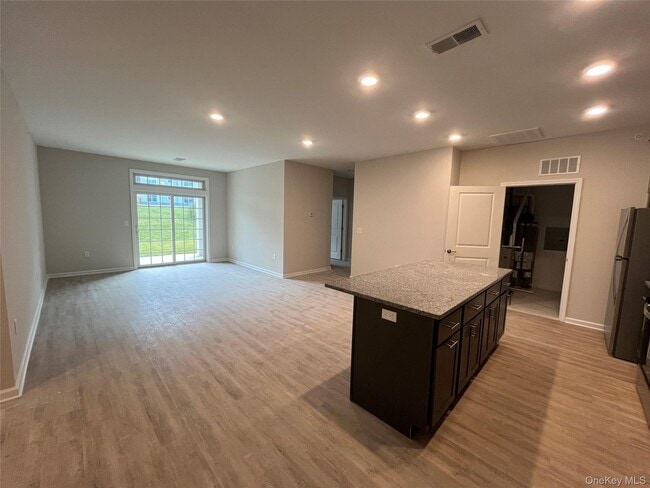 Building Photo - 415 Tower Ridge Cir