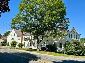 Building Photo - 967 Meadow Rd