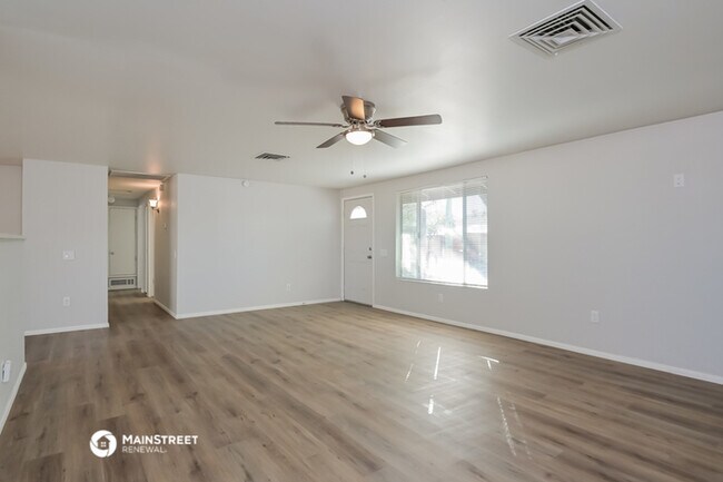 Building Photo - 2542 W Vereda De La Tierra