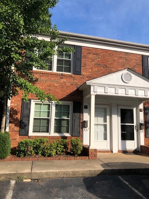 Foto del edificio - 501 Edwards Rd