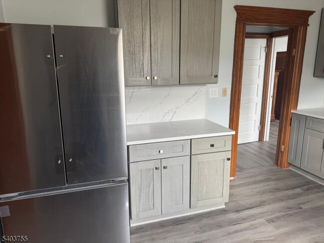 Building Photo - 422 Trenton Ave