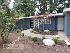 Building Photo - 14232 Lake Hills Blvd