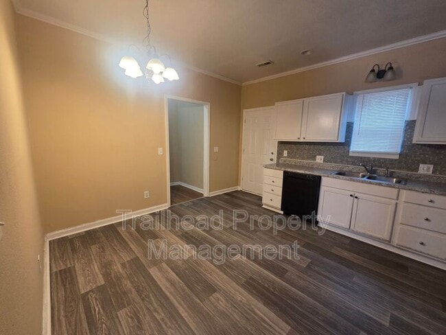 Foto del edificio - 7311 Blue Ridge Blvd