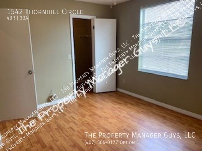 Building Photo - 1542 Thornhill Cir