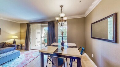 Building Photo - 260 E Flamingo Rd