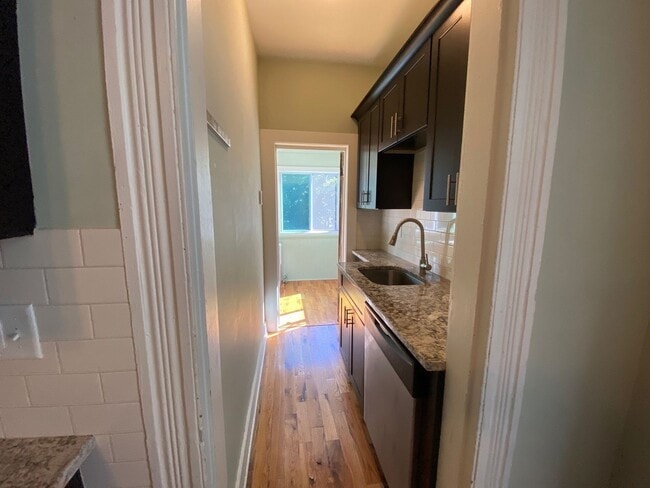 Building Photo - 51 Pearl St