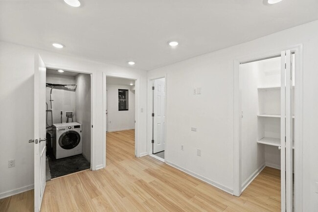 Building Photo - 86 Vroom St