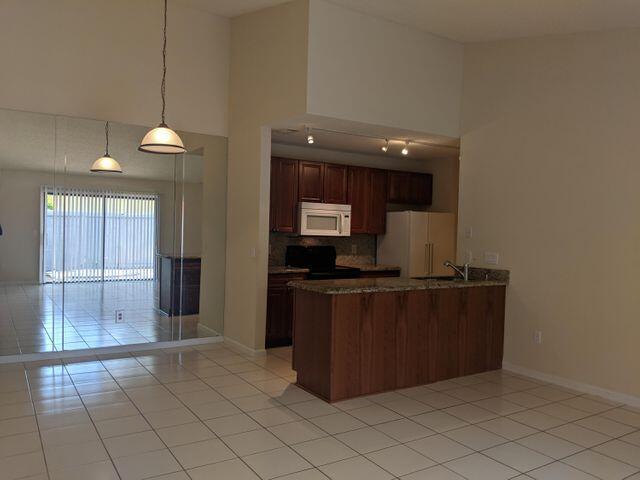 Building Photo - 1067 Goldenrod Rd