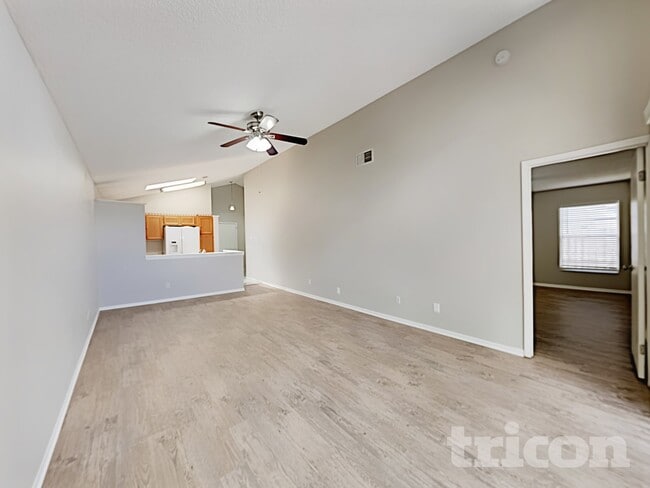 Foto del edificio - 1253 Ashworth Dr