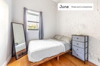 Building Photo - Room in Shared 4 bed/2 bath home in Ridgewood