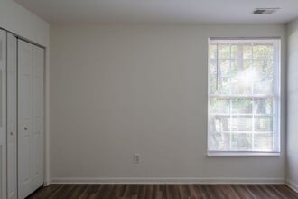Interior Photo - Golden Gate Townhomes