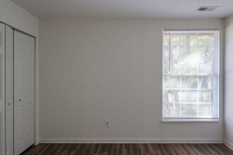 Interior Photo - Golden Gate Townhomes