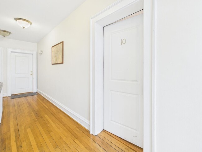 Building Photo - 2710 Stuart Ave