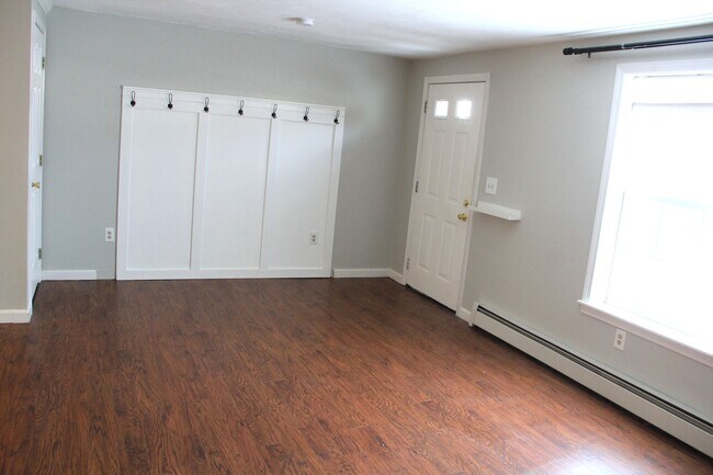 Building Photo - 169 Berrington Rd