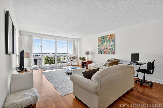 Building Photo - 2780 S Ocean Blvd