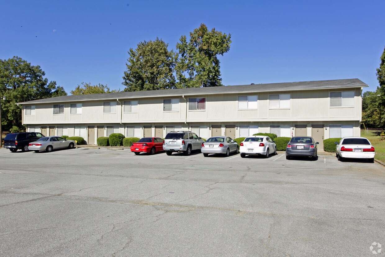 Foto del edificio - The Grove at Magic City Townhomes