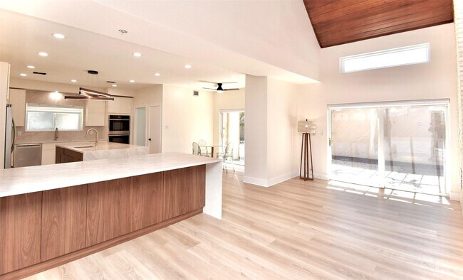Building Photo - 11806 Braesridge Dr