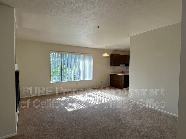 Building Photo - 901-C Joanne Ct