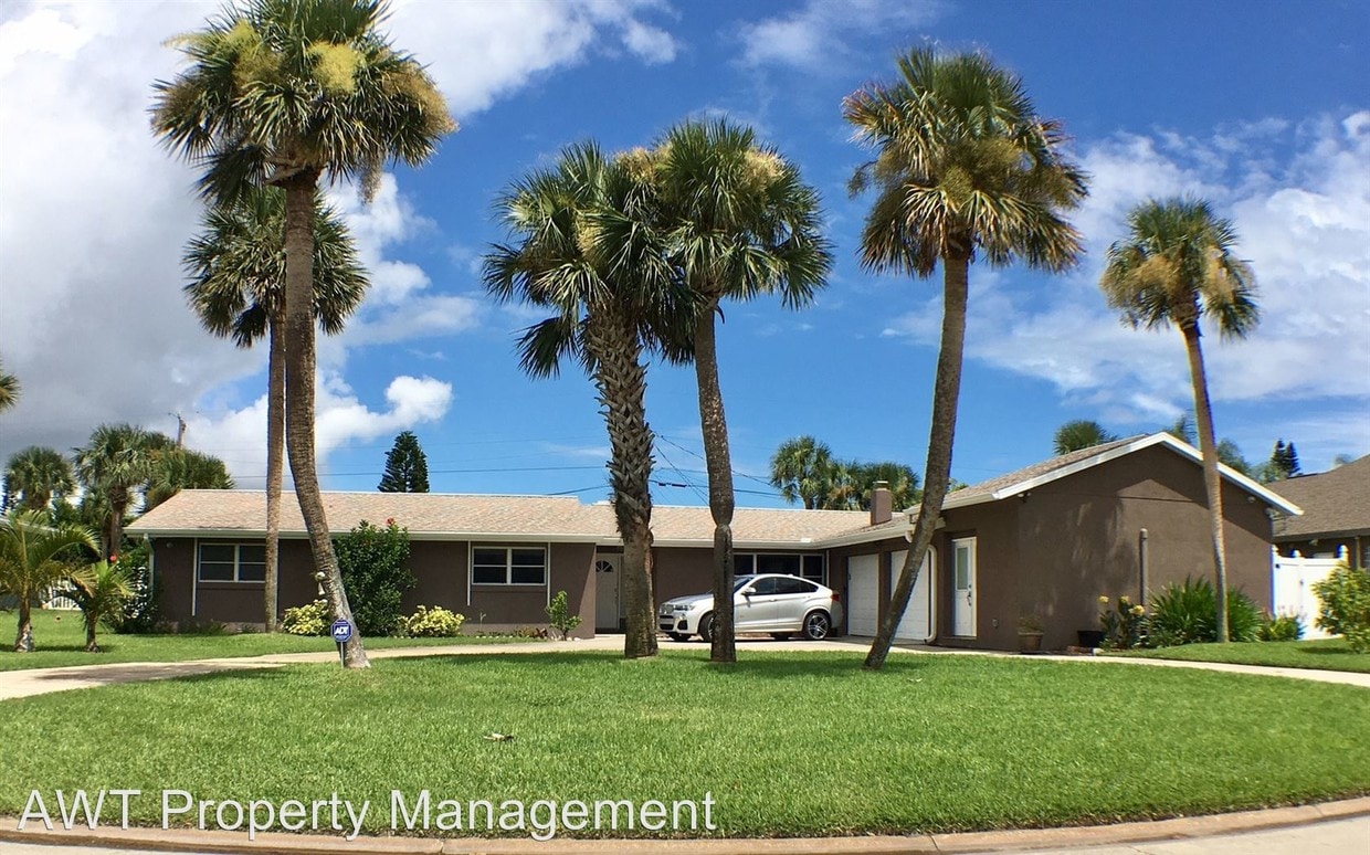 Primary Photo - 4 br, 2.5 bath House - 153 University Circle