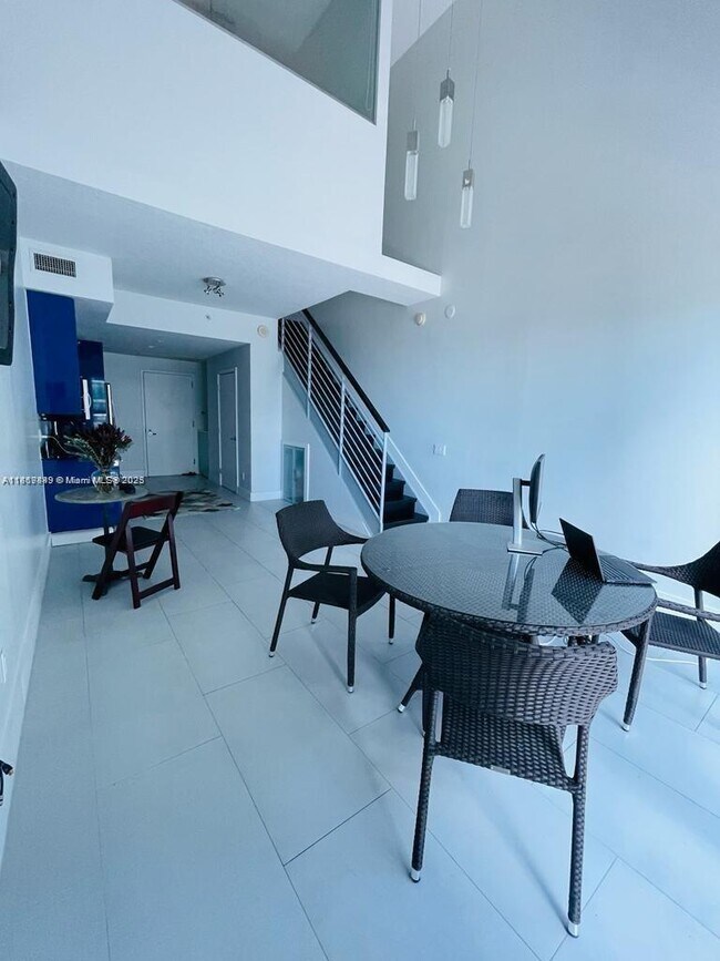 Foto del edificio - 60 SW 13th St