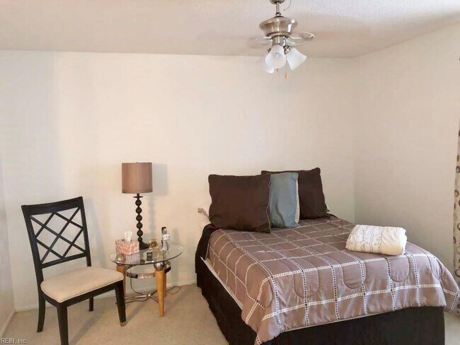 Foto del edificio - 545 Pier Ct