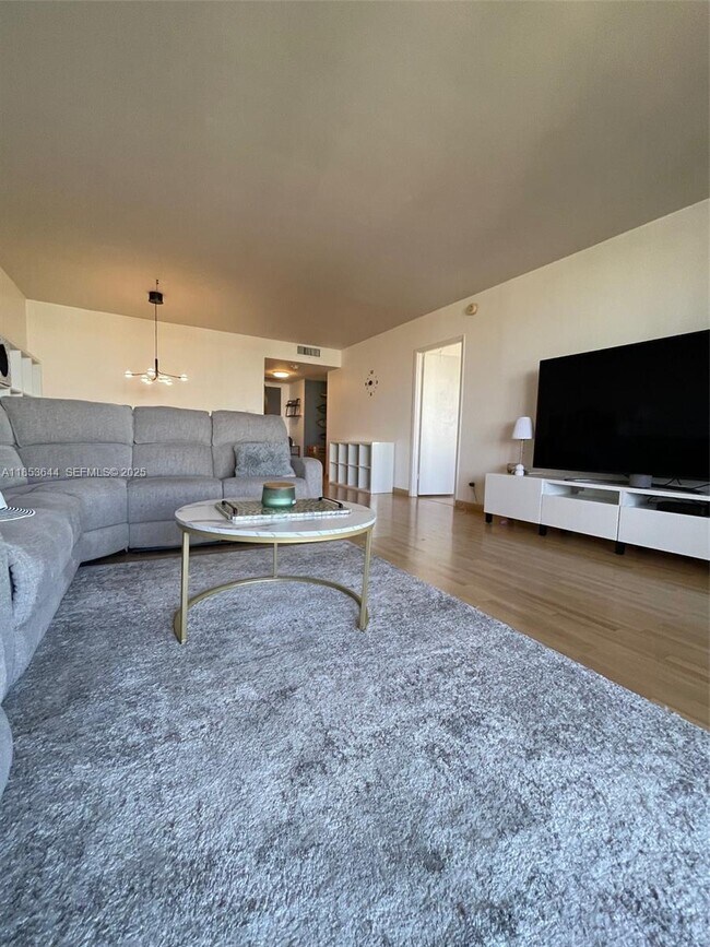 Foto del edificio - 2500 Parkview Dr