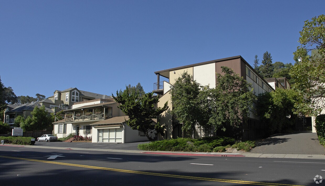 Building Photo - 1080 Ralston Ave