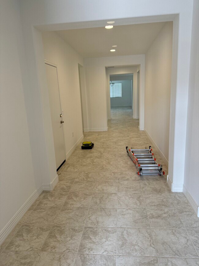 Foto del edificio - 8758 W Medlock Dr