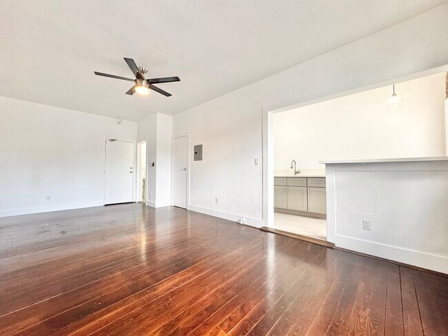 Foto del edificio - 5407 Sierra Vista Ave