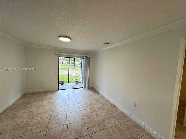 Building Photo - 10381 SW 150th Ct