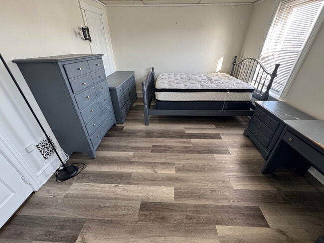 Building Photo - 46 Montgomery Ave