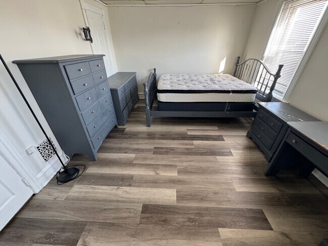 Foto del edificio - 46 Montgomery Ave