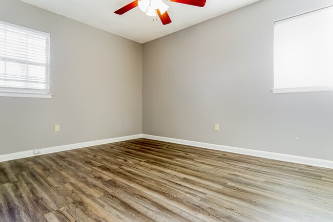 Building Photo - 106 Brookhaven Dr