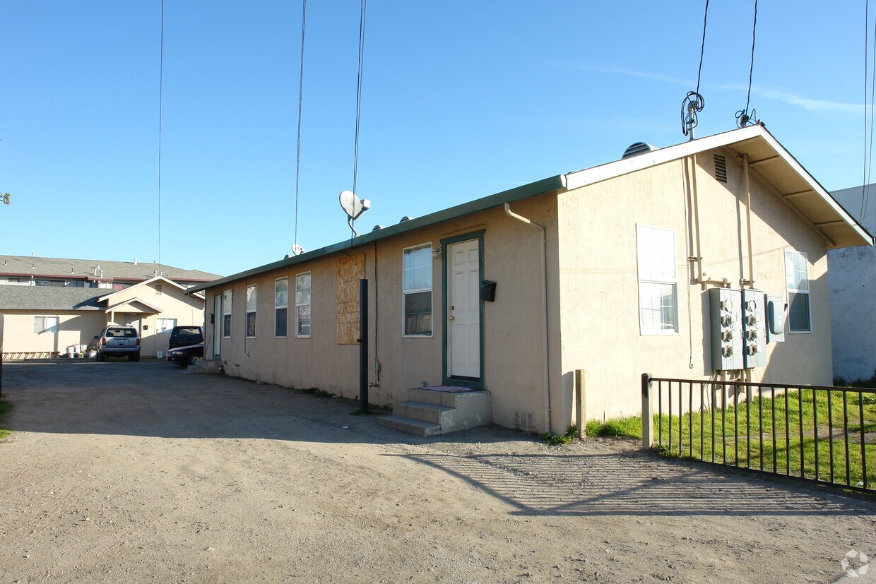 Primary Photo - 651 E Market St