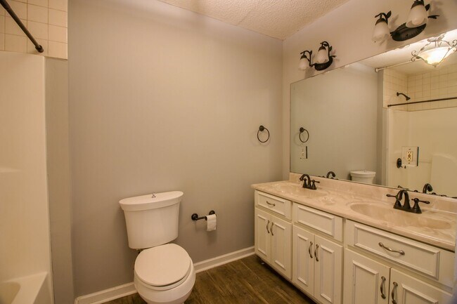 Foto del edificio - 3646 Walton St