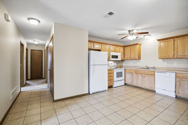 Building Photo - 3 bedroom 2 bath one level in Grain Valley
