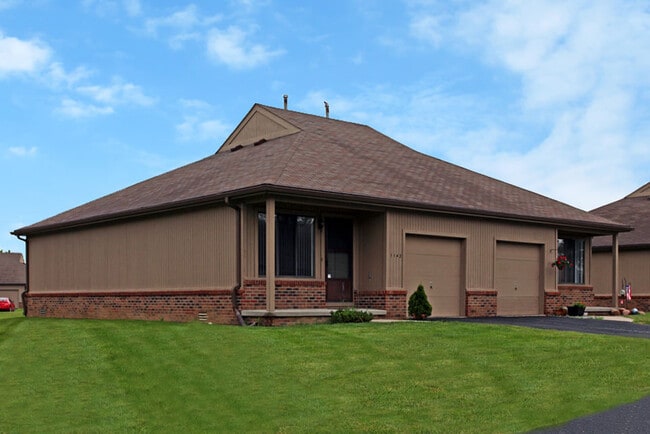 Building Photo - The Villas at Green Meadows
