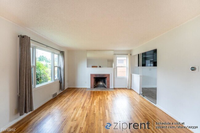 Building Photo - 4 br, 2 bath House - 10427 63rd Ave S, Sea...