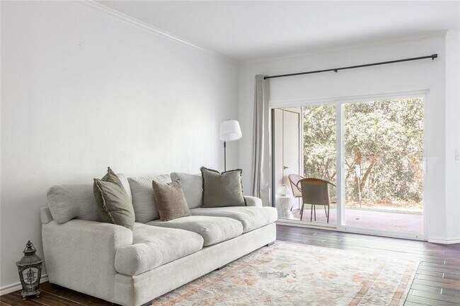 Foto del edificio - 6000-11 Shepherd Mountain Cove