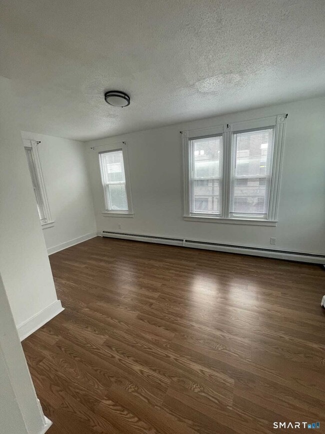 Building Photo - 128 Bartholomew Ave