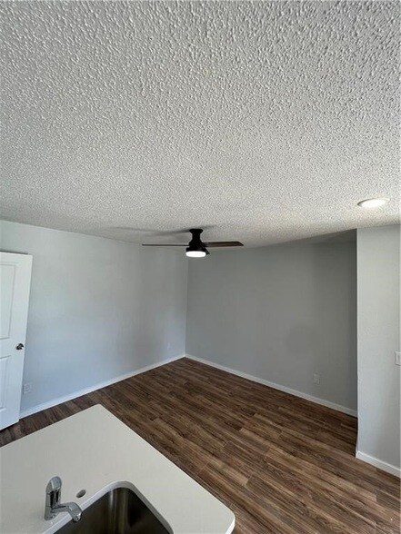 Foto del edificio - 942 W Holly St