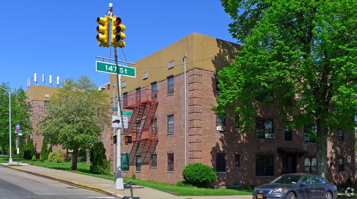 1322 147th St, Flushing, NY 11357 Apartments in Flushing, NY